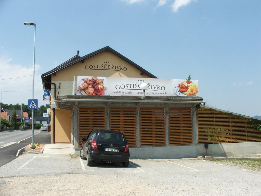 Guesthouse Zivko Dobrovce Ngoại thất bức ảnh