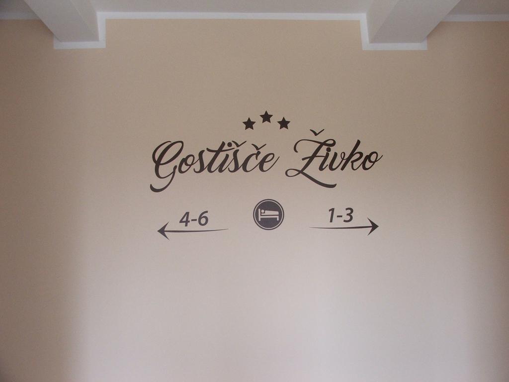 Guesthouse Zivko Dobrovce Ngoại thất bức ảnh